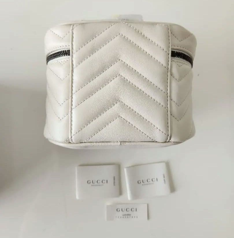 新品　未使用【GUCCI】GGマーモント バニティ ポーチ