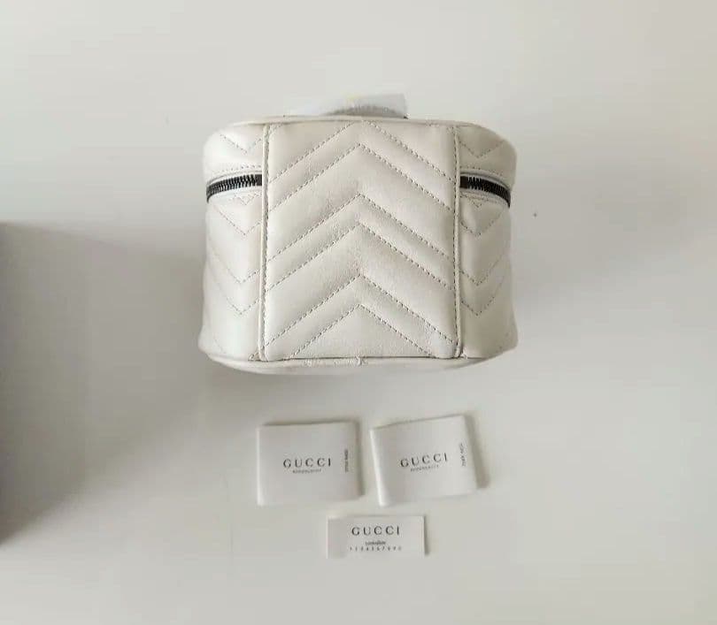 新品　未使用【GUCCI】GGマーモント バニティ ポーチ