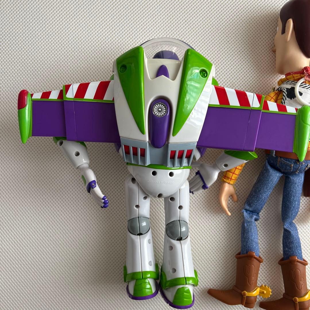 トイストーリー　トーキングアクションフィギュア ウッディ バズ・ライトイヤー