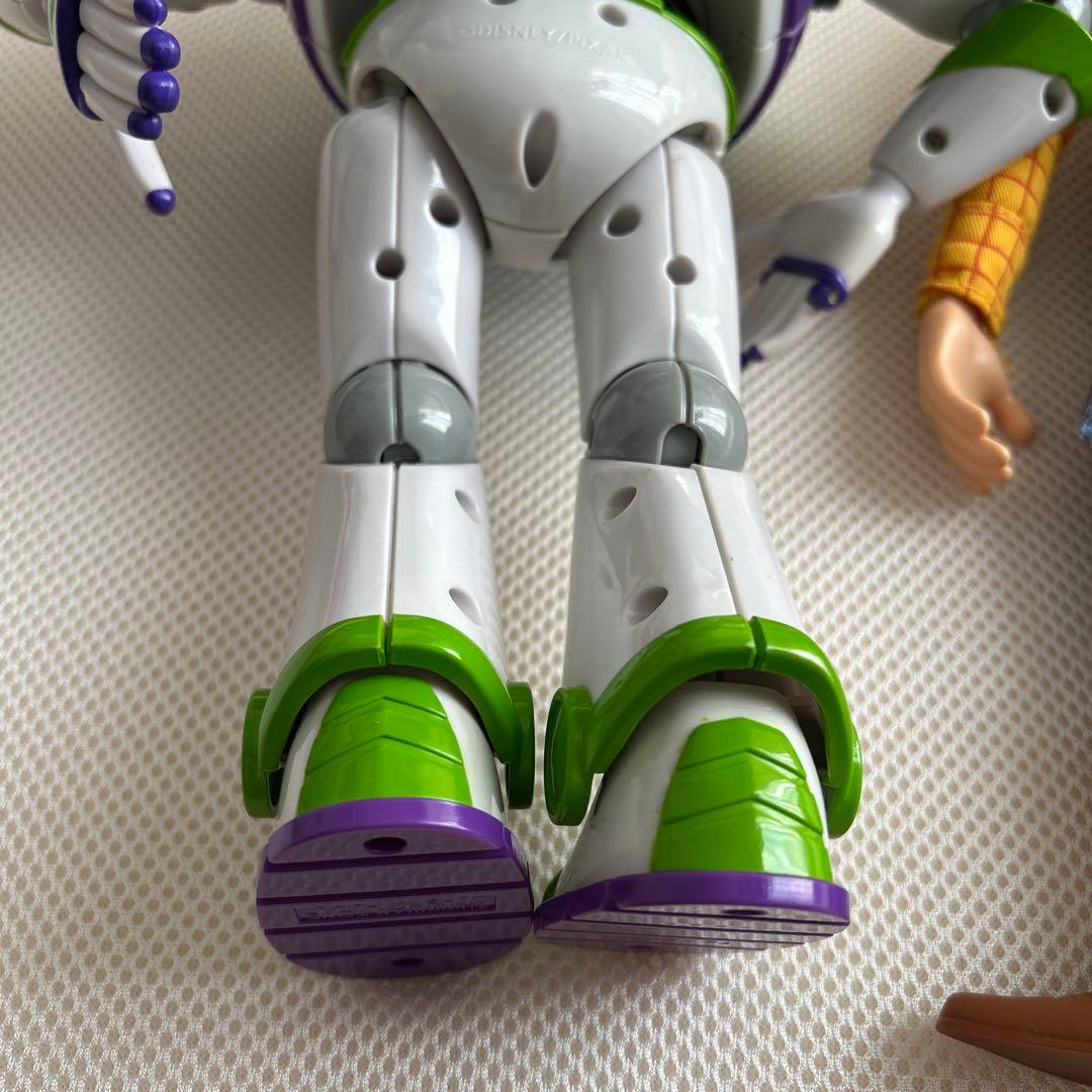 トイストーリー　トーキングアクションフィギュア ウッディ バズ・ライトイヤー