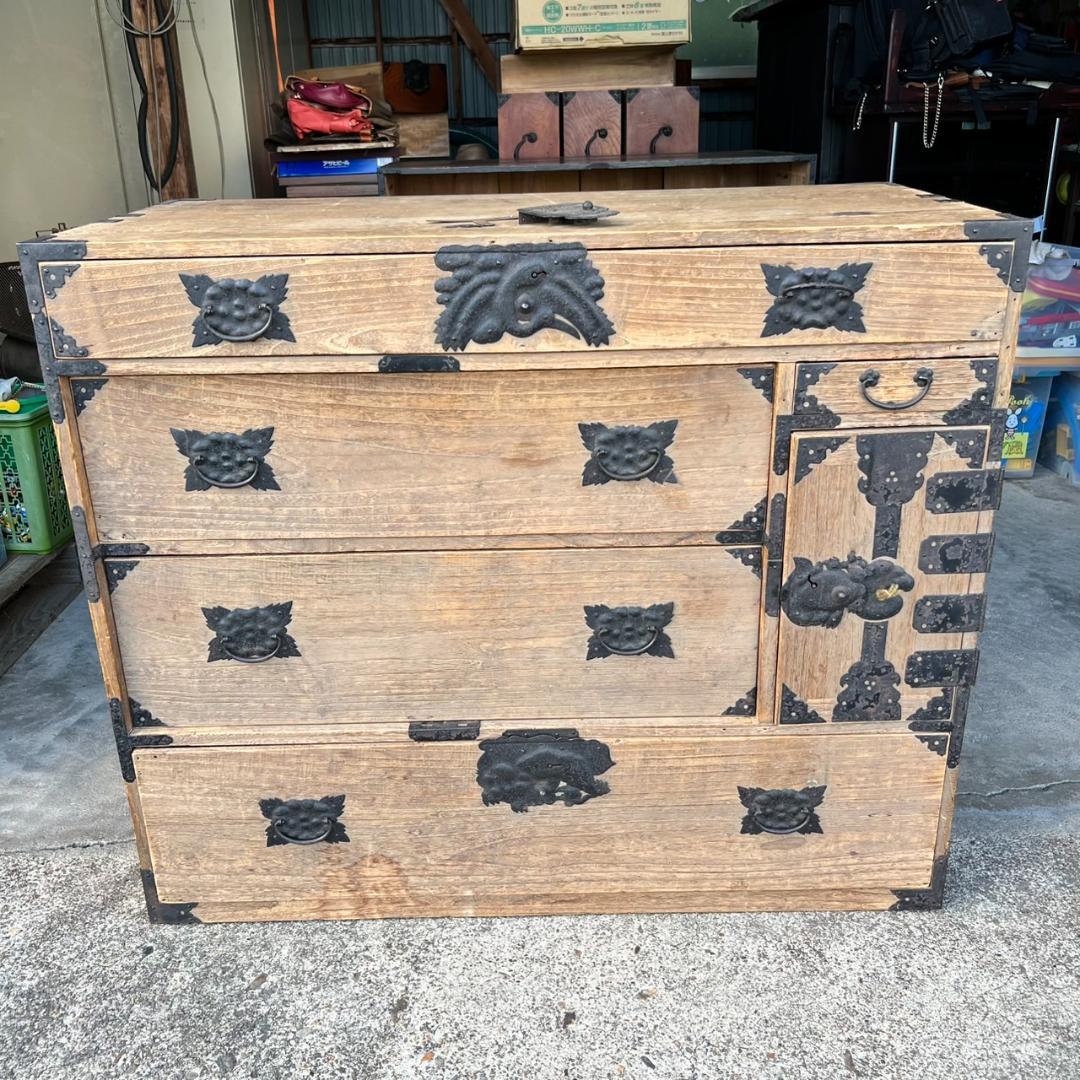 【旧家より】　桐箪笥　年代物　使用感・痛み・金具破損あり　【たのメル便♪】