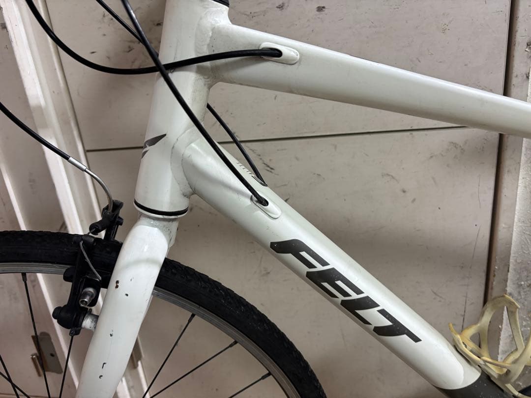 FELT VERZA speedクロスバイク ホワイト