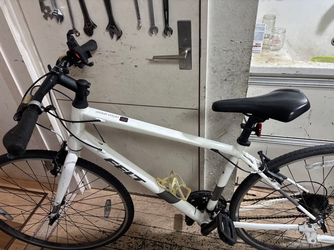 FELT VERZA speedクロスバイク ホワイト