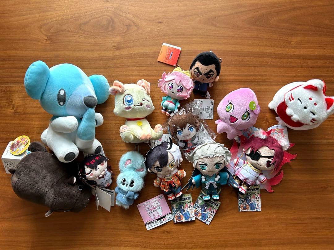 アニメ・ゲームキャラクター　フィギュア　ぬいぐるみ　まとめ売り　23点