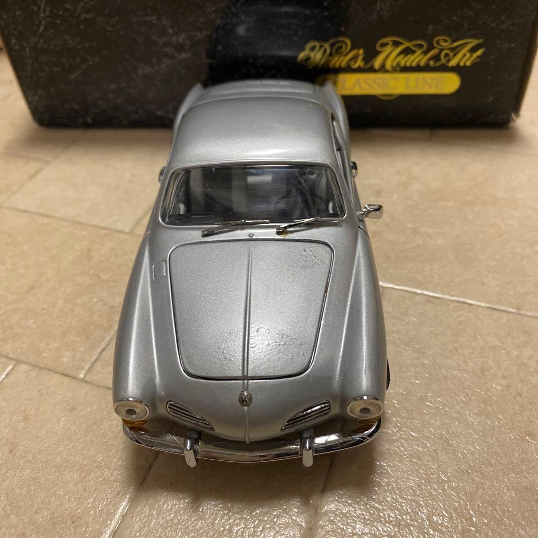 【お値下げ】ミニカー 1/24 フォルクスワーゲン カルマンギア