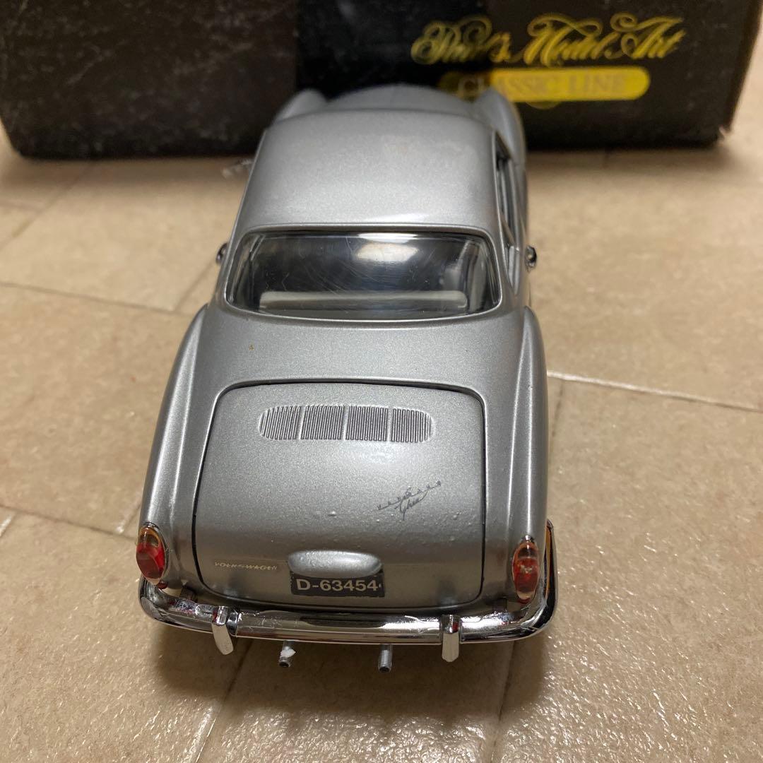 【お値下げ】ミニカー 1/24 フォルクスワーゲン カルマンギア