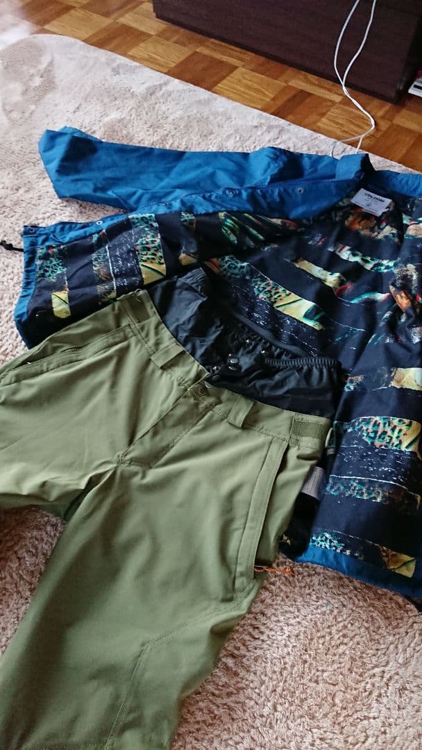 スノボーウェア上VOLCOM下オニールセット