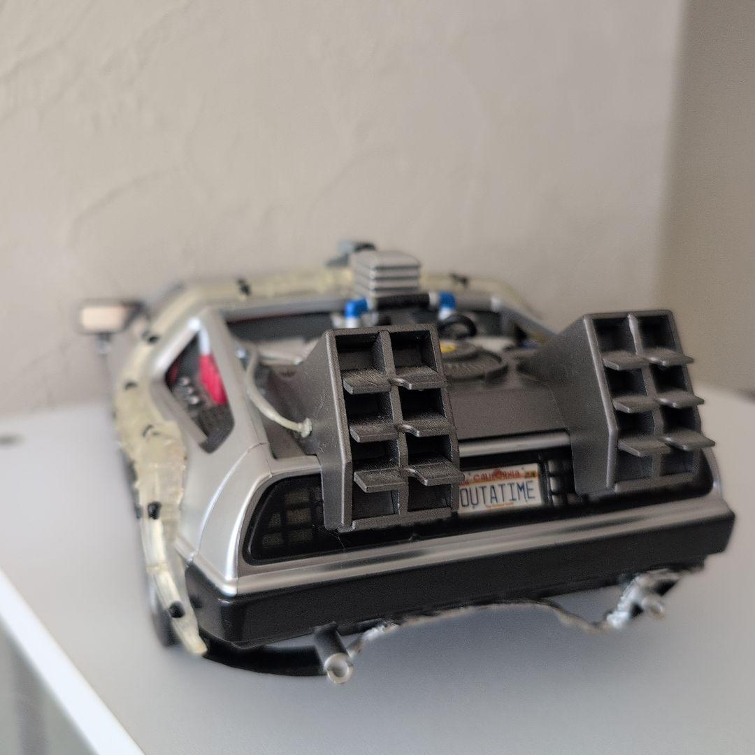 デロリアン バック・トゥ・ザ・フューチャー 1/18