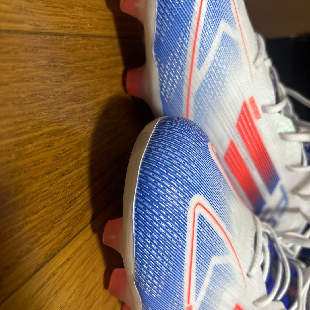 adidas F50 サッカーシューズ ホワイト/ブルー/レッド