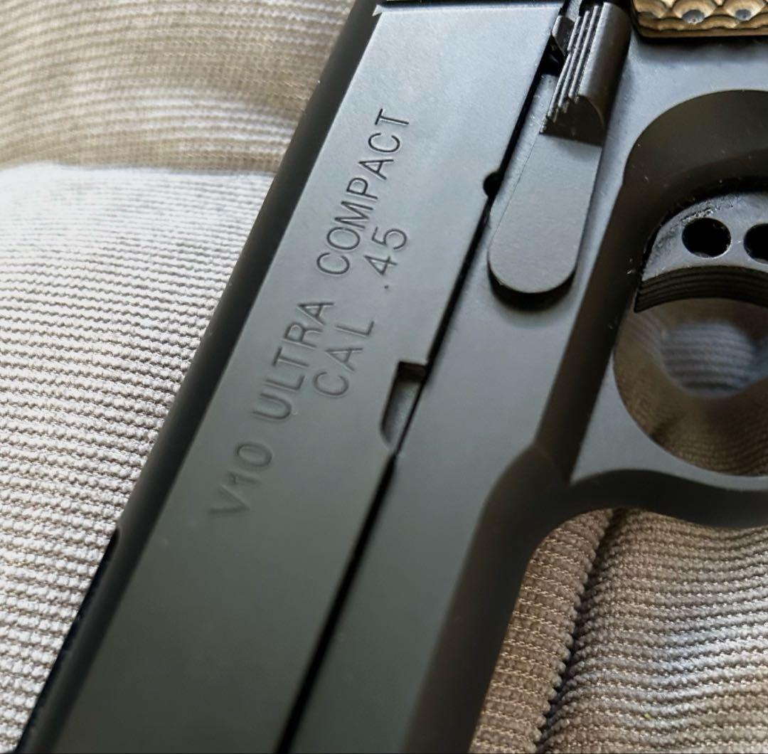 【WA】V10ウルトラコンパクト／オールブラック＋VZ G10グリップ ハイエナ