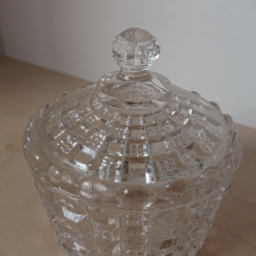 キャンディポット　シュガーポット　ボンボン入れ　プレスガラス　蓋物