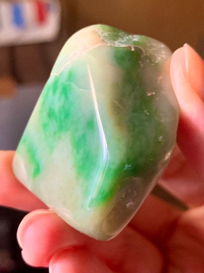 金山谷　極上ろうかん糸魚川翡翠　原石　糸魚川ひすい　コン沢　国産鉱物　水石　根付