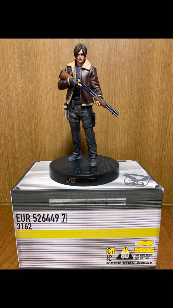 バイオハザード　RE:4コレクターズエディションその他ps4ソフト3本セット