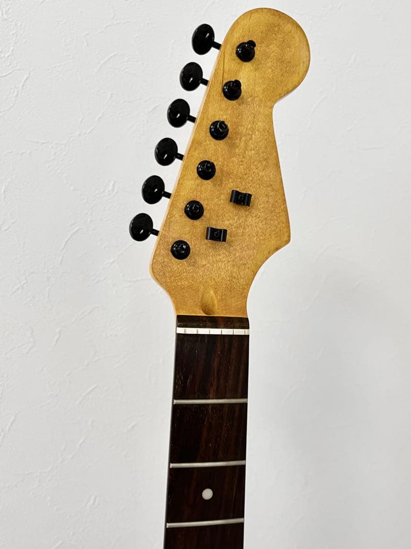 ストラトキャスタータイプレフティ改造【右利き用】