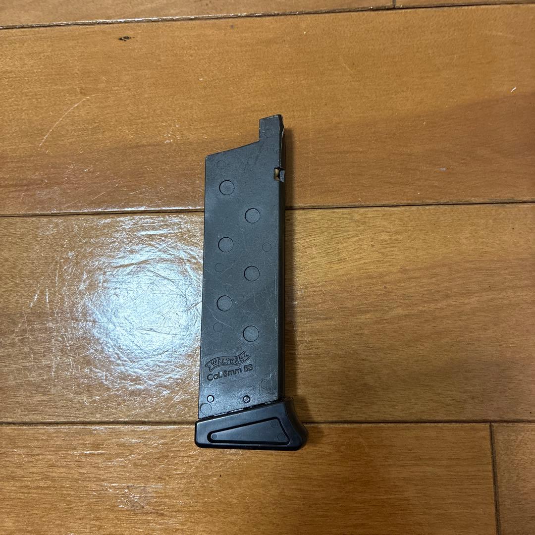 ！発売から一週間特別価格！　Walther PPK ガスガン シルバー/ブラック