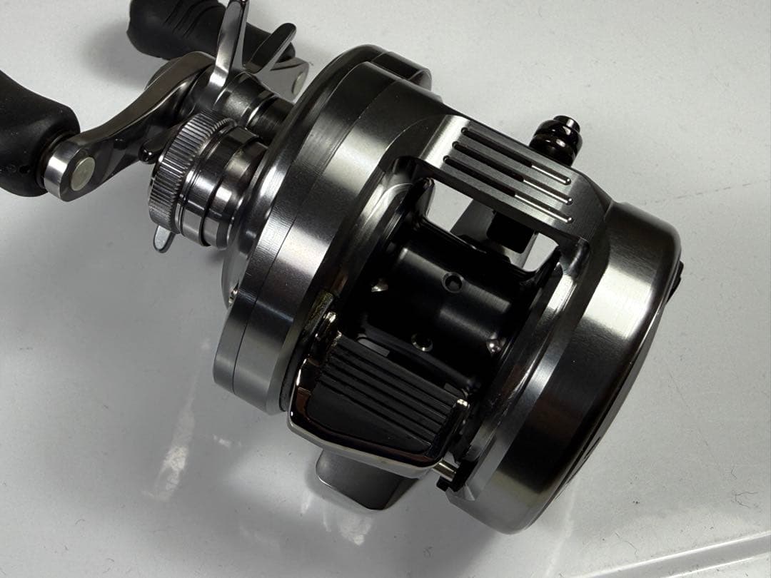 シマノ20カルカッタ コンクエスト DC 101HG LEFT 超美品