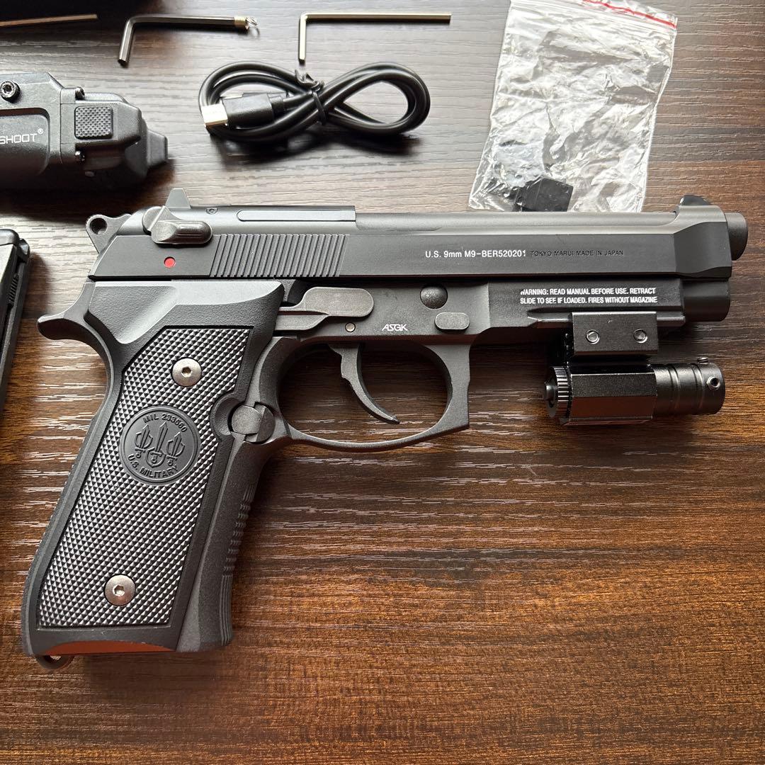 東京マルイ　M9A1ガスガン ブラック レーザーサイト付き