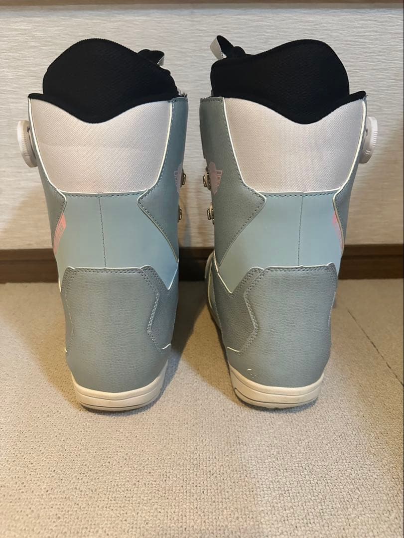 DEELUXE DNA スノーボードブーツ 女性用 水色/グレー 25cm