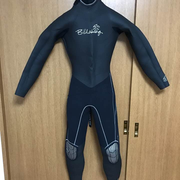 セミドライスーツ