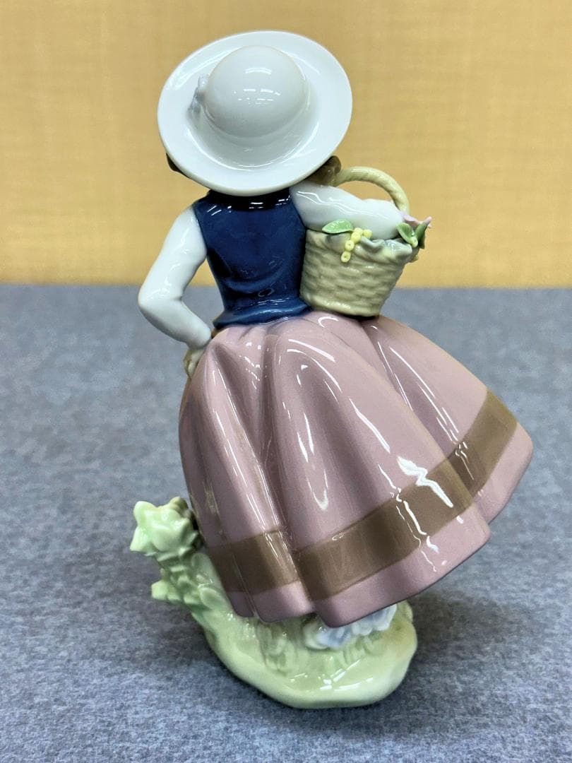 リヤドロ「甘い花の香り」