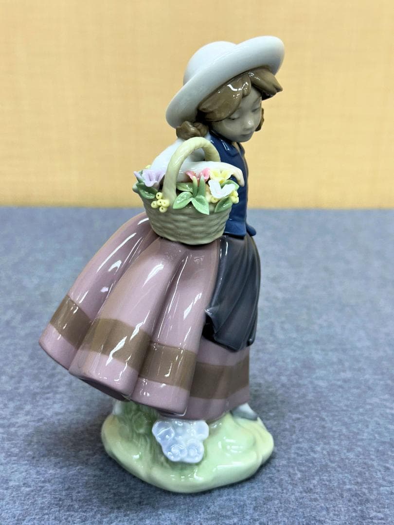 リヤドロ「甘い花の香り」