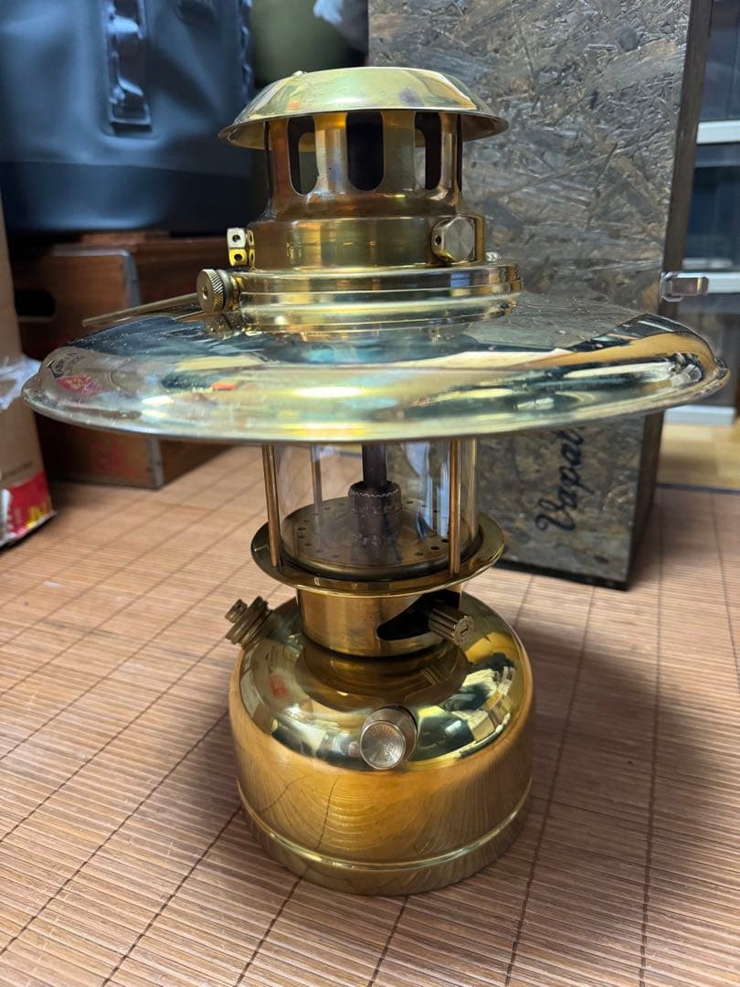 ヴェイパラックス ランタン 300 ポリッシュドブラス VAPALUX