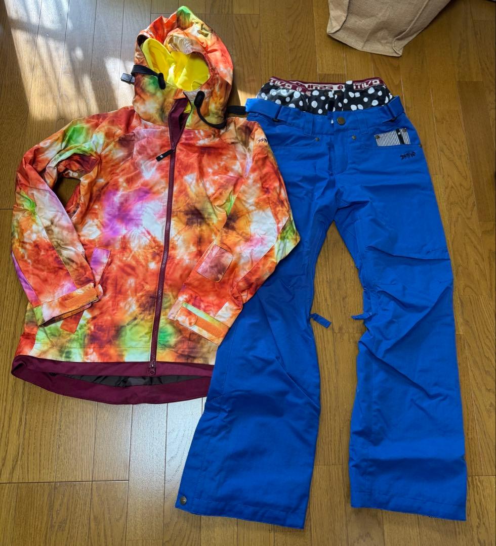 スノーボードウェア　レディース　上下　Mサイズ