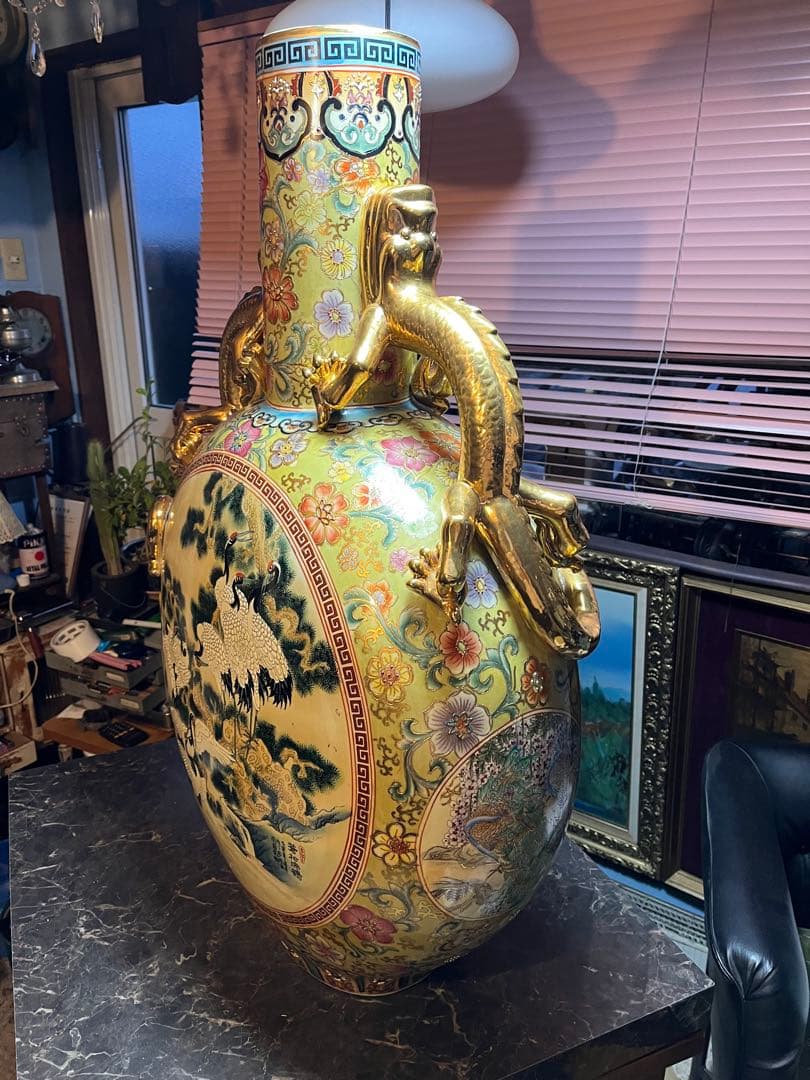 中国美術、嶺東窯製 、金彩花瓶93㌢金彩色絵 大花瓶 、鶴図 、龍、特大花瓶