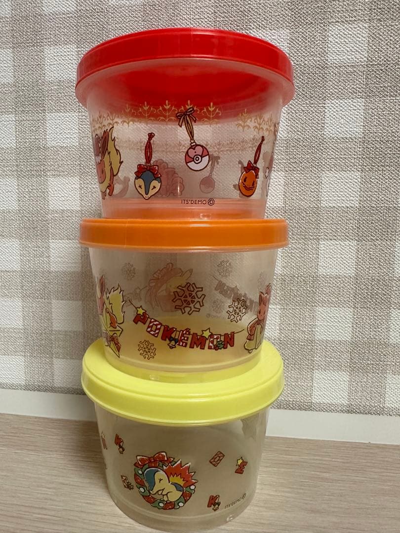 イッツデモ　ポケモン　クリスマスモチーフスタッキング保存容器