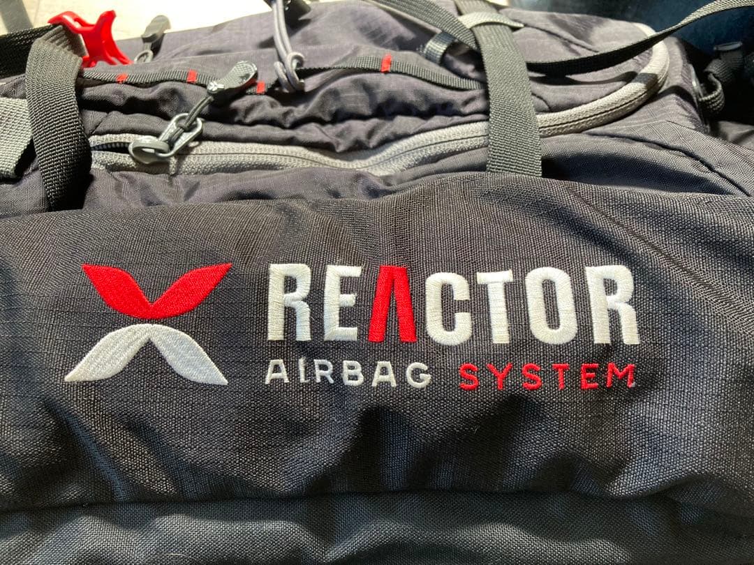 arva アルバ　エアバッグ　AIRBAG REACTOR 40 Black