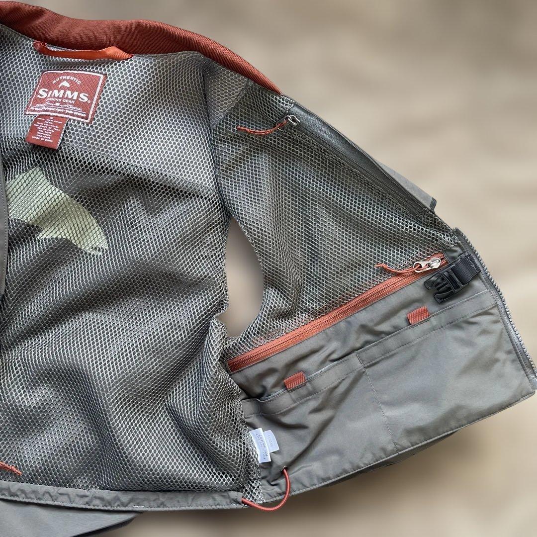 SIMMS シムス ベスト