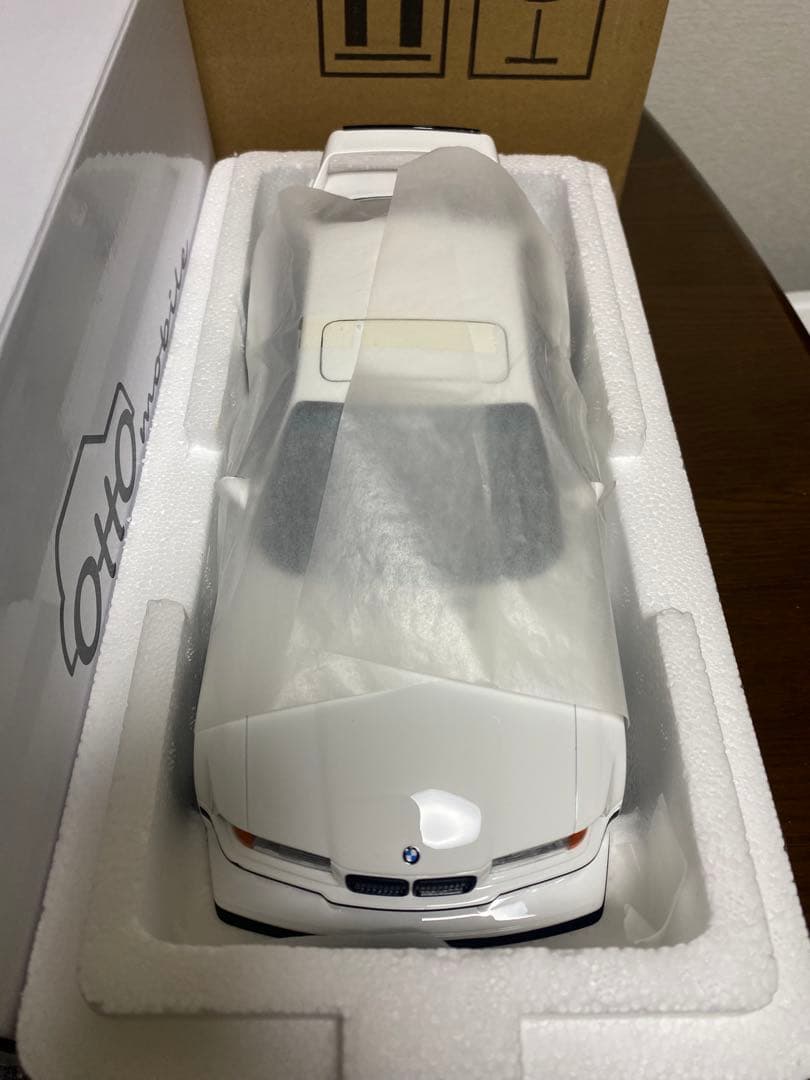 OttO 1/18  E36 キジル セラム 2022