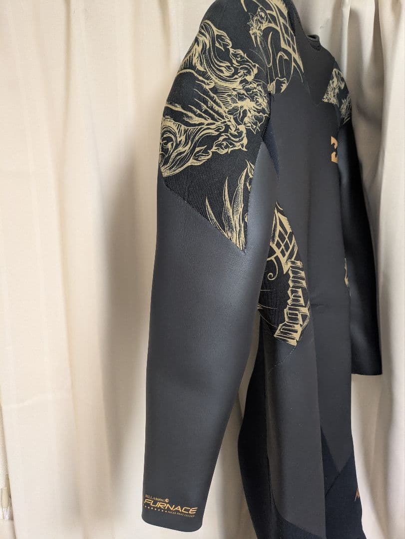 BILLABONG　ビラボン　タジ・バロウ　セミドライ　ウェットスーツ　裏起毛