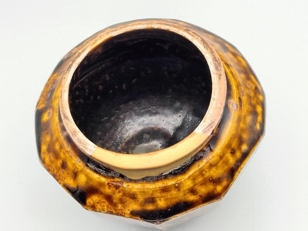 李朝 飴釉11面取り壺