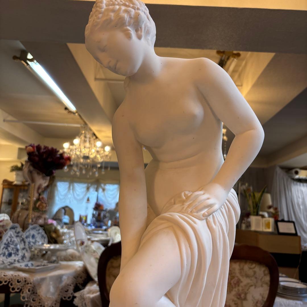 ビーナス湯浴みの像