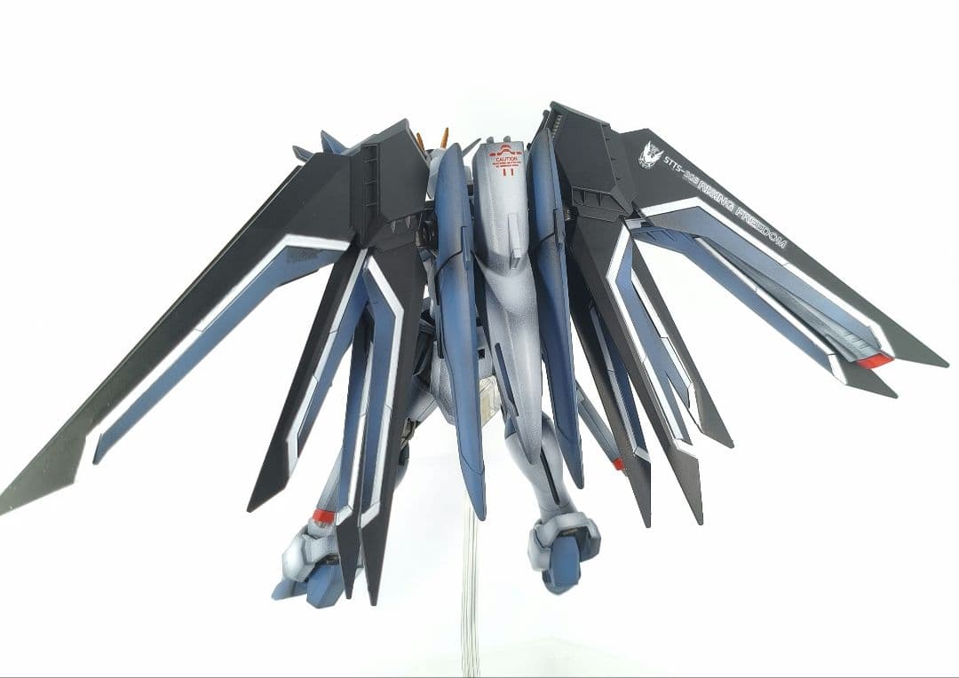 HG ライジングフリーダムガンダム 塗装済み完成品 全塗装