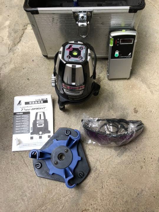 シンワ レーザー 墨出し機 ジャンク？