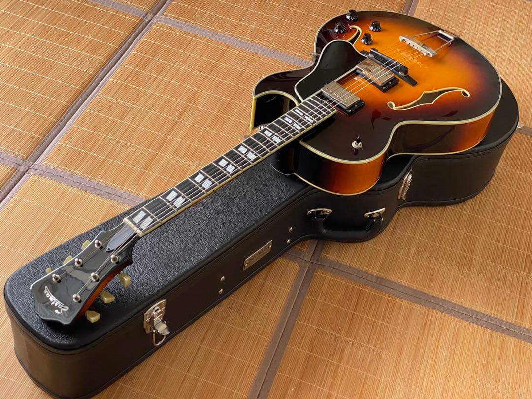 Eastman AR372CE Sunburst イーストマン　フルアコギター