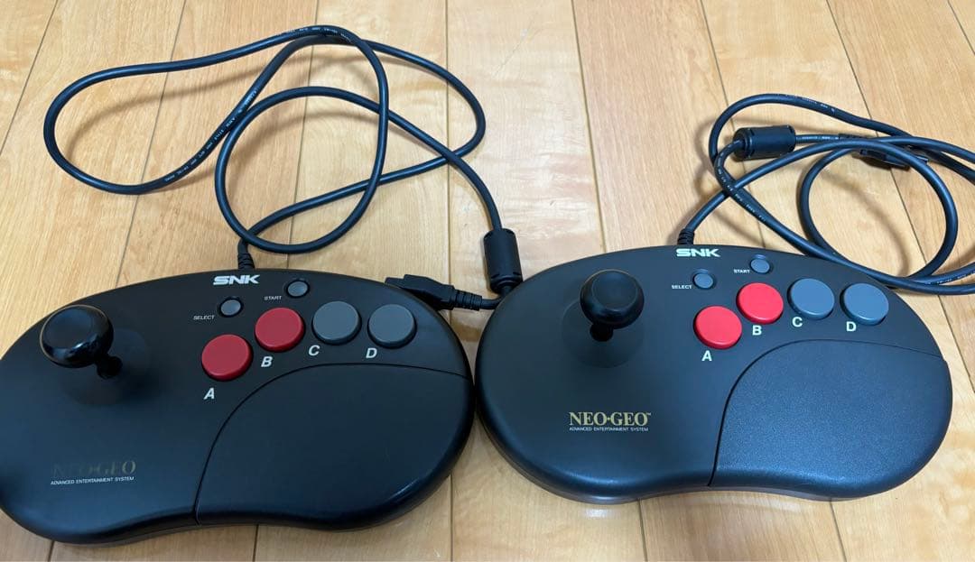 ネオジオ　本体、コントローラー×2