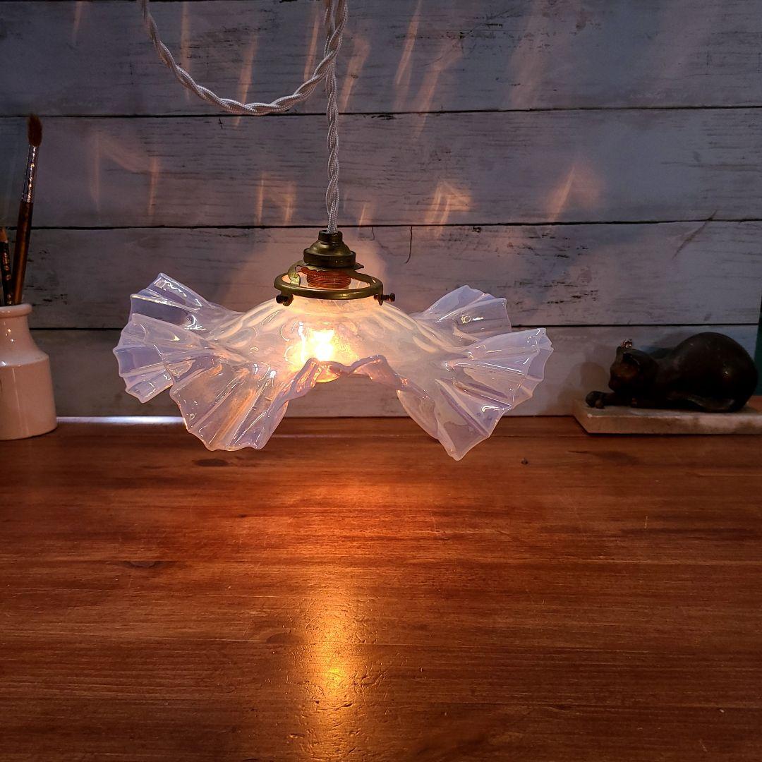 フランスアンティーク ペンダントライト オパールセントガラス フリルシェード