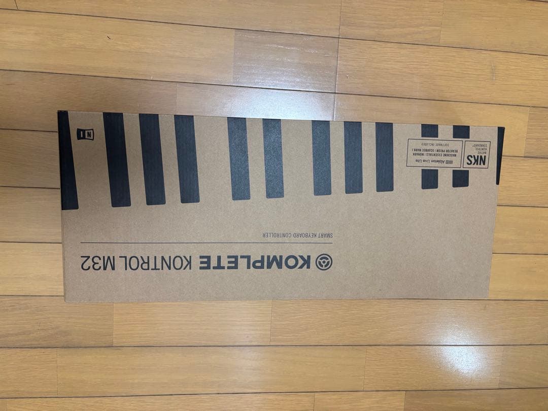 新品未使用　KOMPLETE KONTROL M32