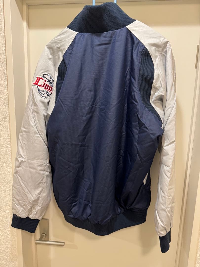 西武ライオンズ　NIKE ジャンパー　ブルゾン　Lサイズ　新品　最終値下げです