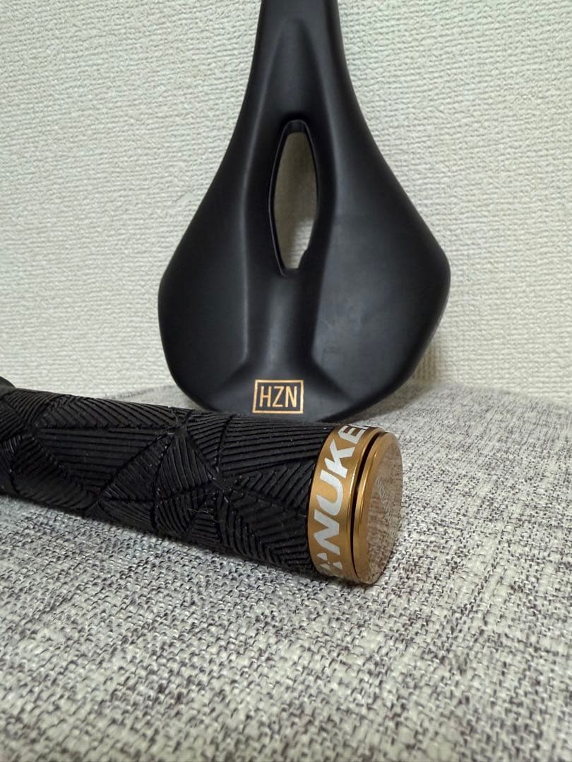 自転車本体 nukeproof saddle/grip Bronze color