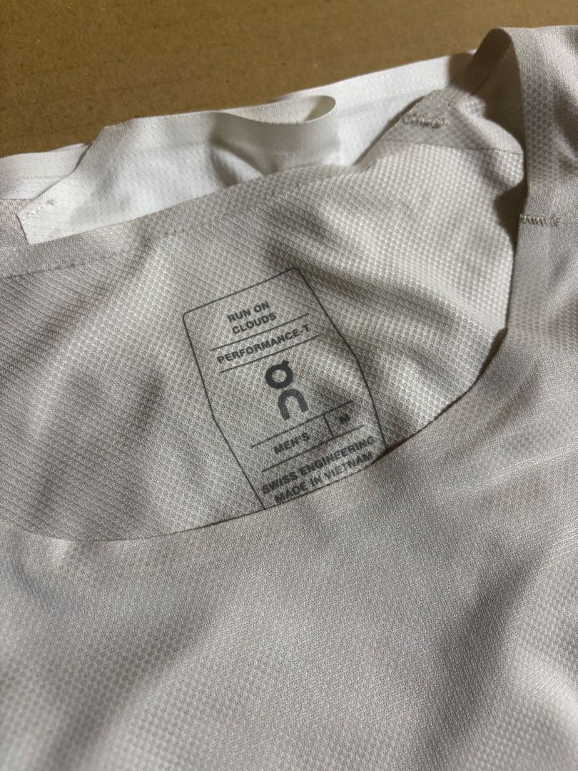 【激アツ】On ランニング 超軽量 Tシャツ 2着セット