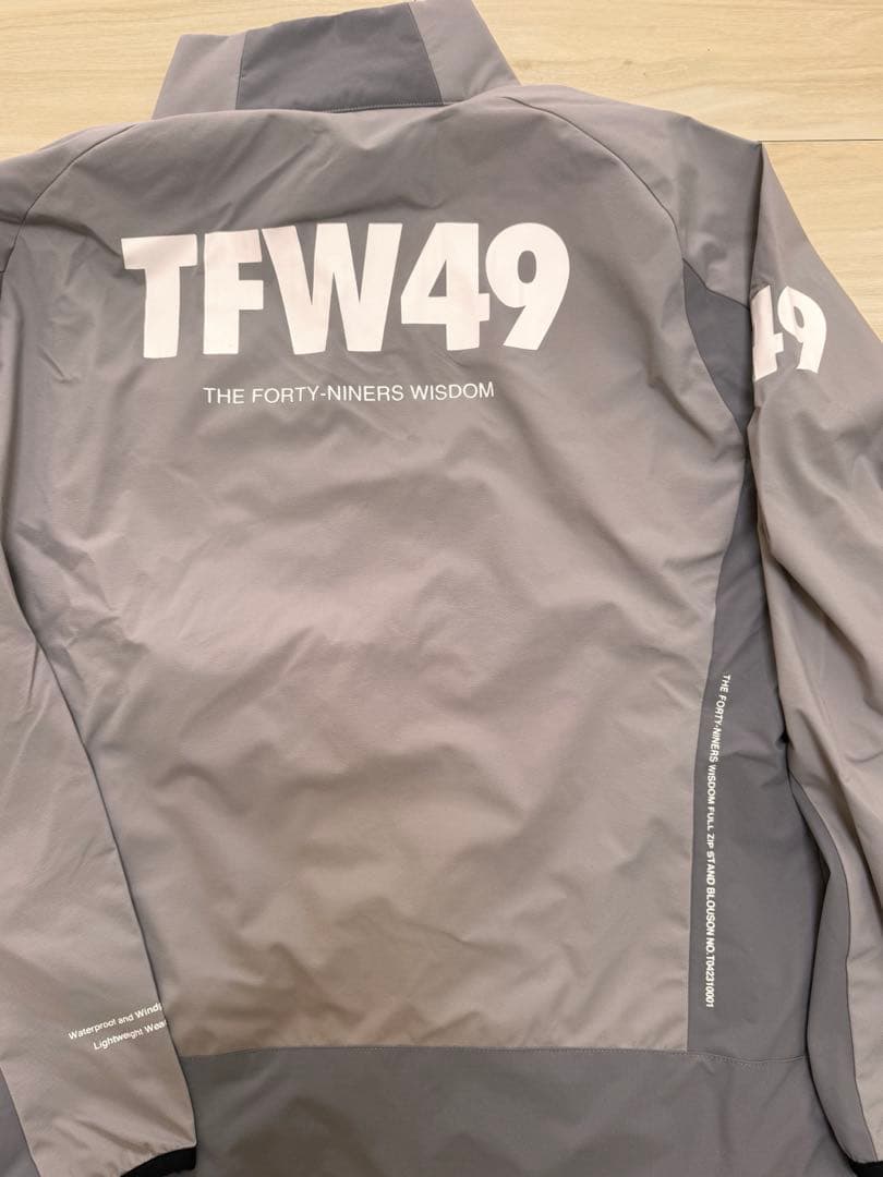 と*天様 TFW49 グレー ナイロンジャケット Sサイズ