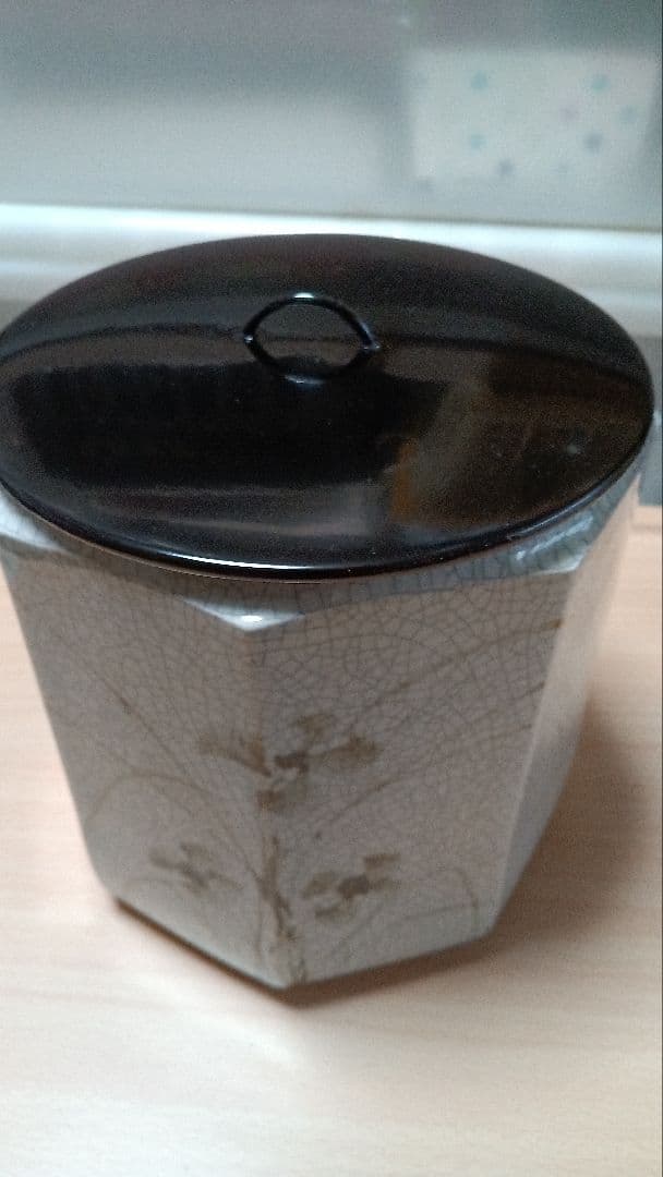 青磁　八角水指