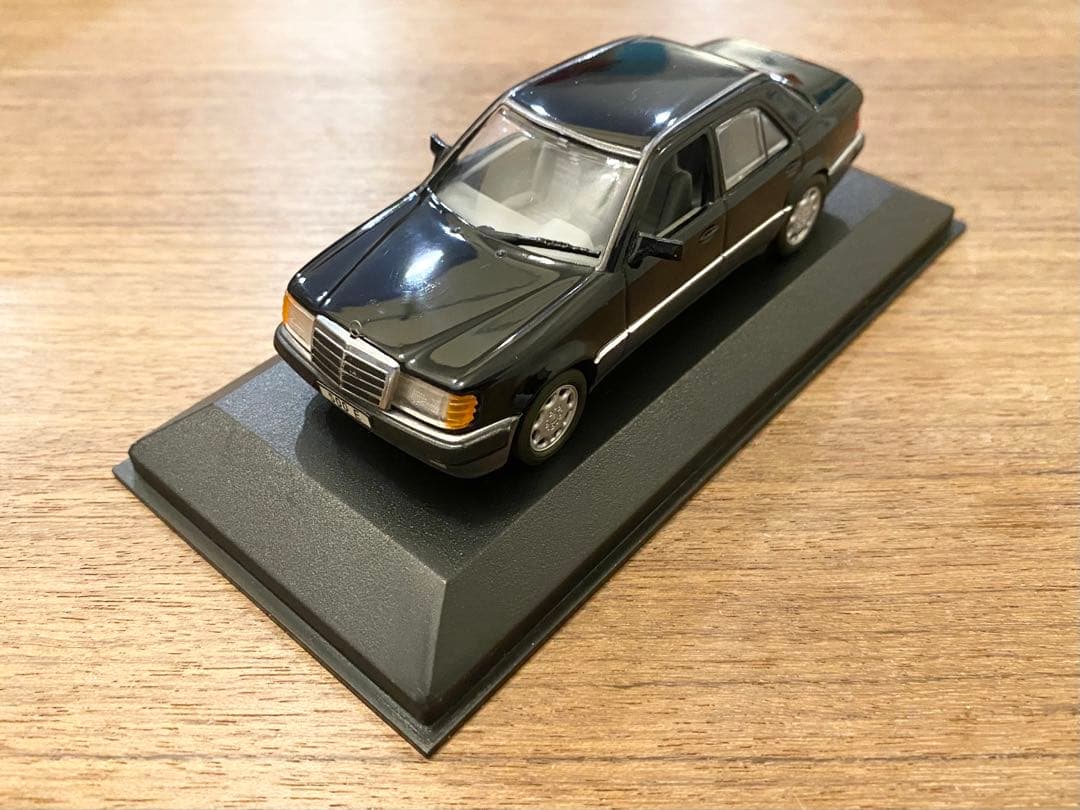 中古品 希少！1/43 ミニチャンプス メルセデスベンツ 500E ブラック