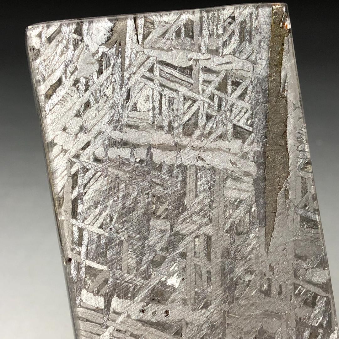 アルタイ隕石　 鉄隕石　メテオライト鉄隕石　原石 美品　重さ約193ｇ