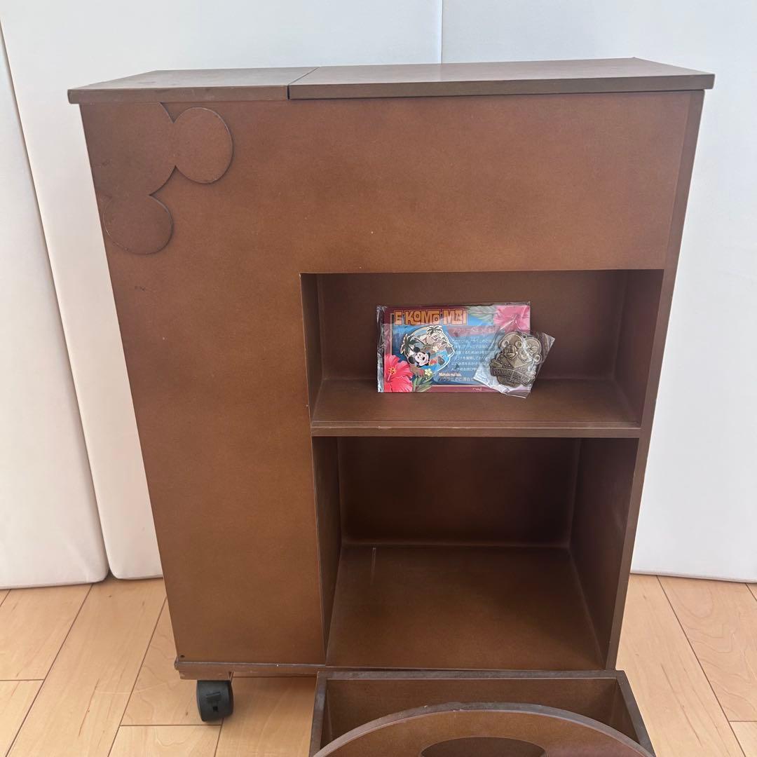 ミッキーマウス　コンパクトコスメワゴン希少　アラウニハワイピンバッジ　ディズニー