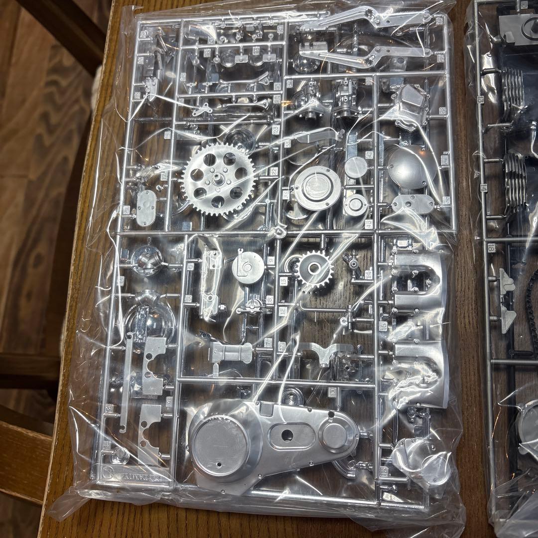 タミヤ　オートバイ　プラモデル　1/6 ハーレー　FLH クラシック　おまけ付